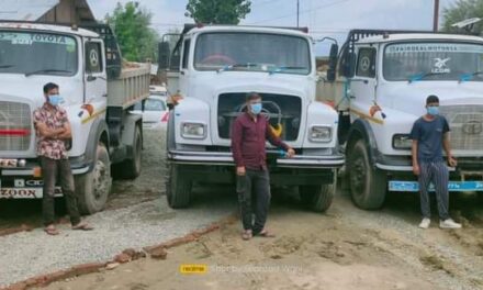 Budgam police seized 03 tippers, arrested 03 persons for illegal excavation and transportation of minerals.