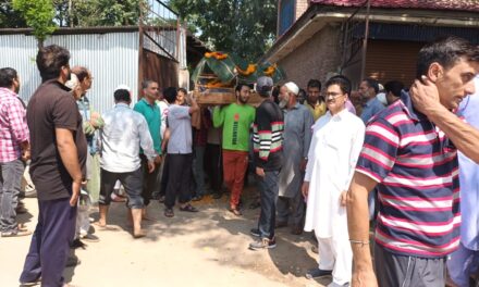 Communal Bonhomie: Muslim Brethren Perform Last Rites of Elderly Pandit Woman in Shopian Village