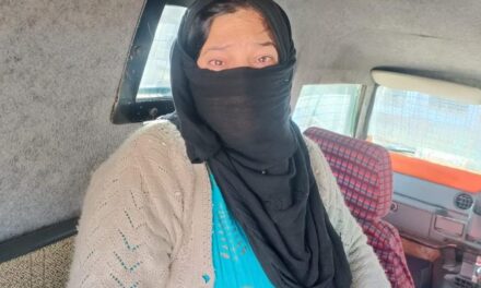 Bandipora police arrested a notorious female drug peddler evading arrest.