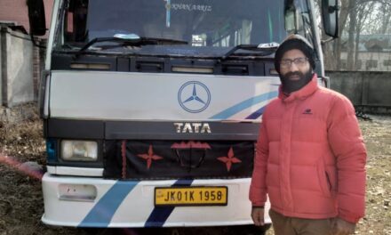 ARTO Ganderbal seized Mini-bus after passengers complaint that driver leaves them halfway