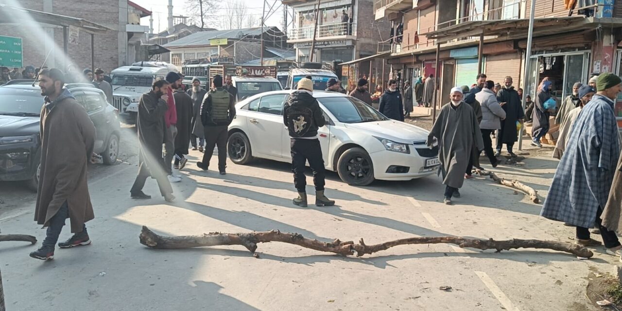 Pesky power cuts trigger protest in Nowpora, Baramulla