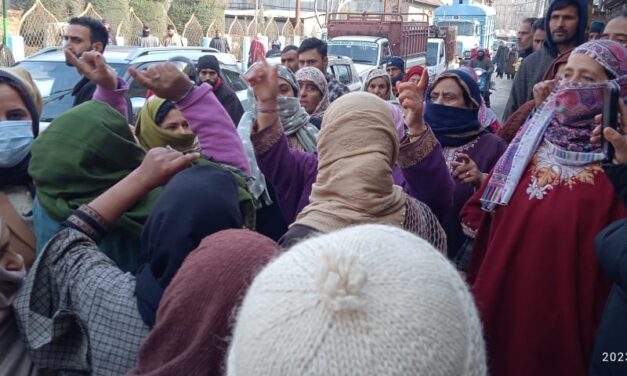 Residents of Duderhama stage protest against PDD on meter installation