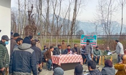 DC Gbl holds weekly Block Diwas at Panchayat Ghar Theeru