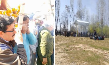 Muslims help perform last rites of Kashmiri Pandit in Pulwama
