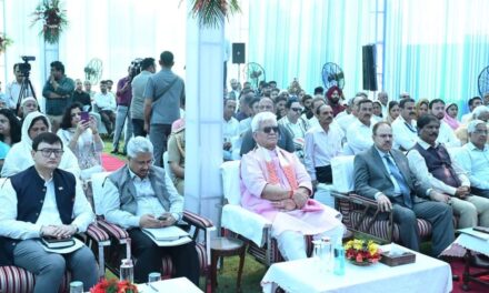 LG flags off marathon to celebrate 100th episode of PM Narendra Modi’s Monologue ‘Mann Ki Baat’