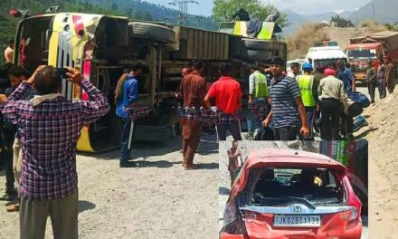 Five non-locals injured as vehicle turns turtle in Ramban