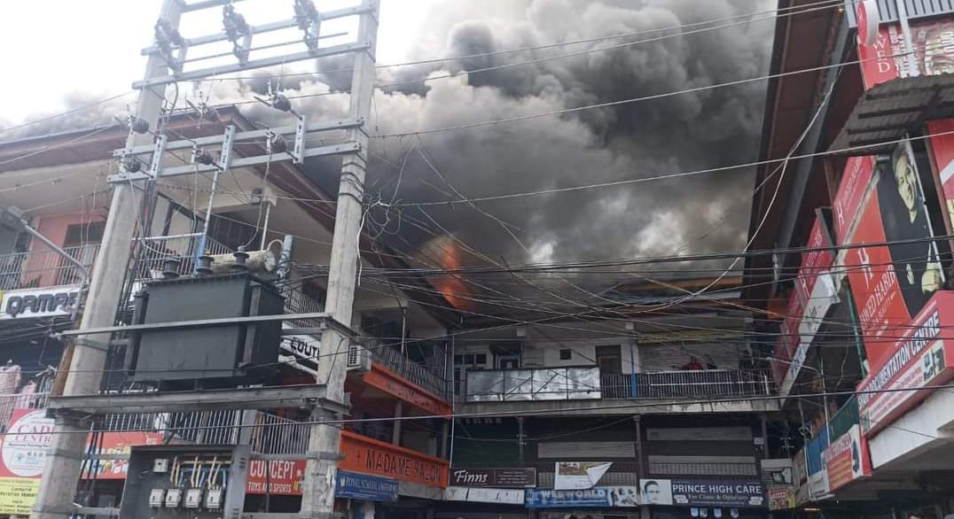 Massive fire breaks out in Srinagar’s Hazratbal, no causality reported