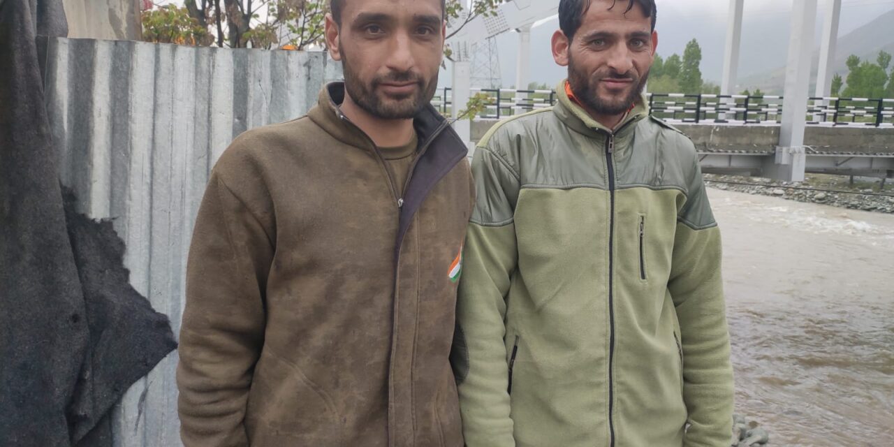 Two cops foil a suicide attempt on the newly constructed Wayil Bridge