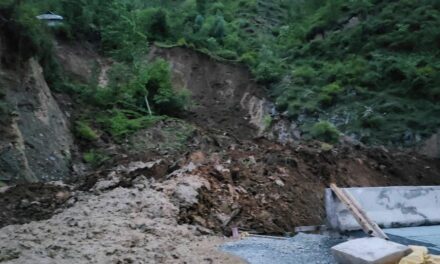 Landslide Hits Truck Along Jammu-Srinagar Highway, 2 Persons Injured