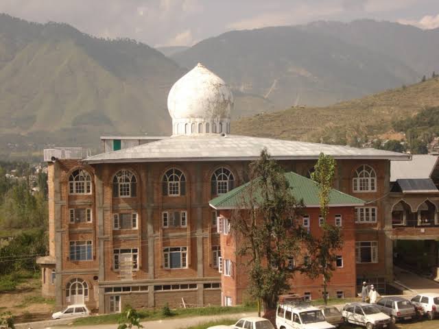 In Kashmir’s largest seminary, 600 muslims perform Itikaaf