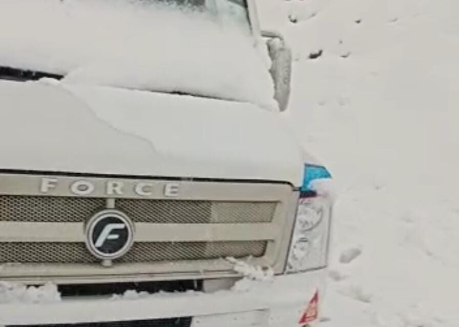 8 tourists among 10 stranded near old tunnel in Qazigund, rescue ops launched