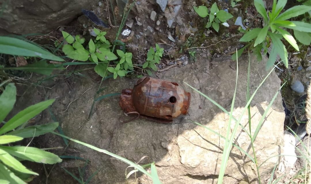 Rusted grenade recovered in Mendhàr Poonch