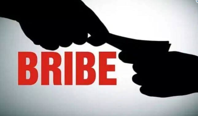 ACB arrests Patwari while accepting bribe in Budgam village