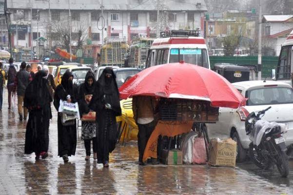 Rains continue in J&K, MeT predicts more