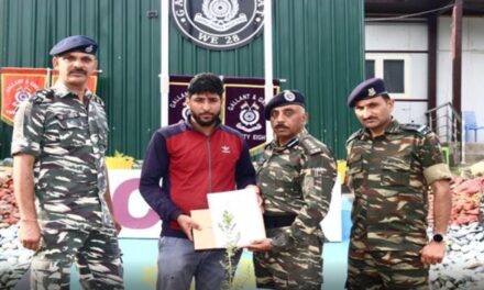 CRPF acknowledges Manigam resident for his exemplary honesty of returning valuable necklace to a Yatri