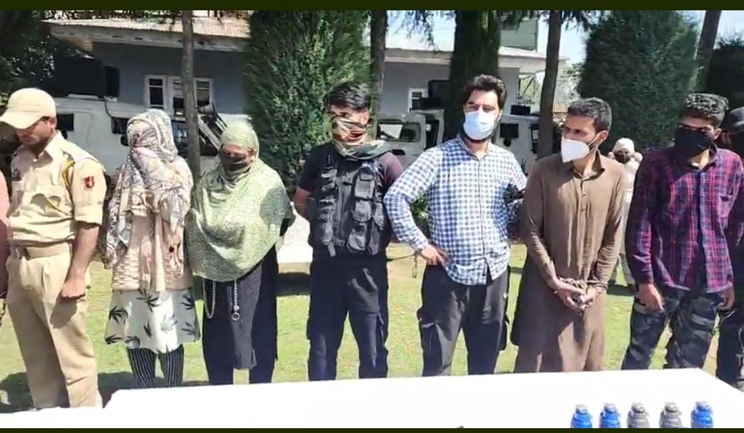 In 14 days 2 Terror modules busted in Baramulla;Militant, Two Females among 5 OGWs held