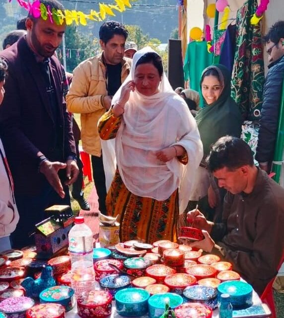 Khadi Mahotsav exhibition cum Sale by HSC Anantnag concludes