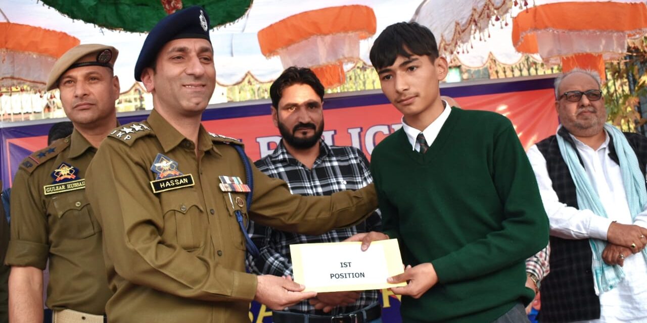 Ganderbal Police organised a seminar on National Security & Painting Competition