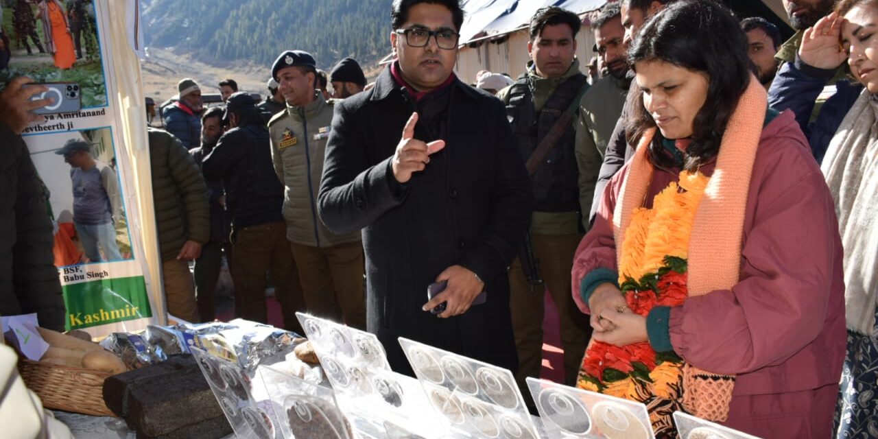 Viksit Bharat Sankalp Yatra Continues in District Bandipora;Additional Secretary PMO attends activities in Gurez