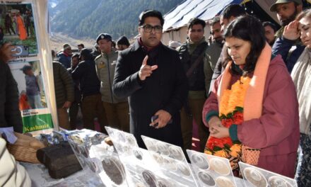 Viksit Bharat Sankalp Yatra Continues in District Bandipora;Additional Secretary PMO attends activities in Gurez