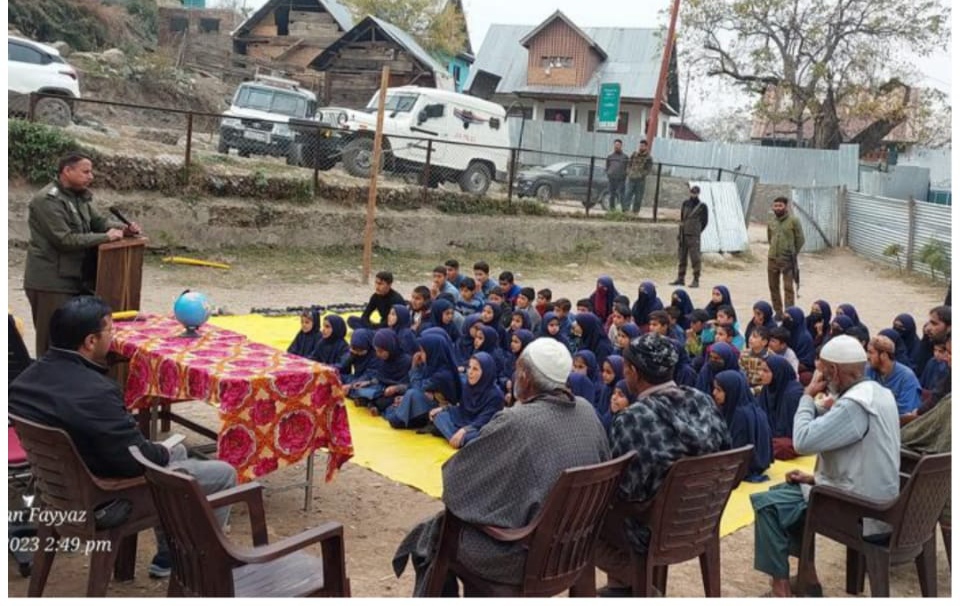 Police organizes awareness programme on drug abuse in Baramulla
