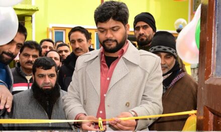 DC Ganderbal inaugurates Willow Wicker Skill Up-gradation Center under Karkhandar scheme at Kachan