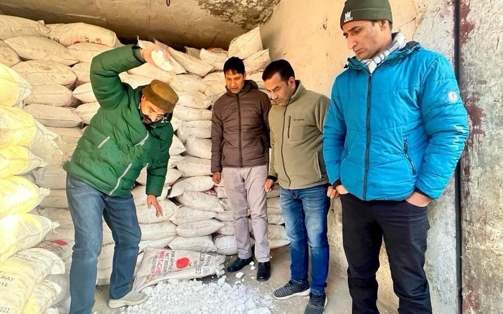 400 bags of duplicate spurious fertilizers seized in Kulgam