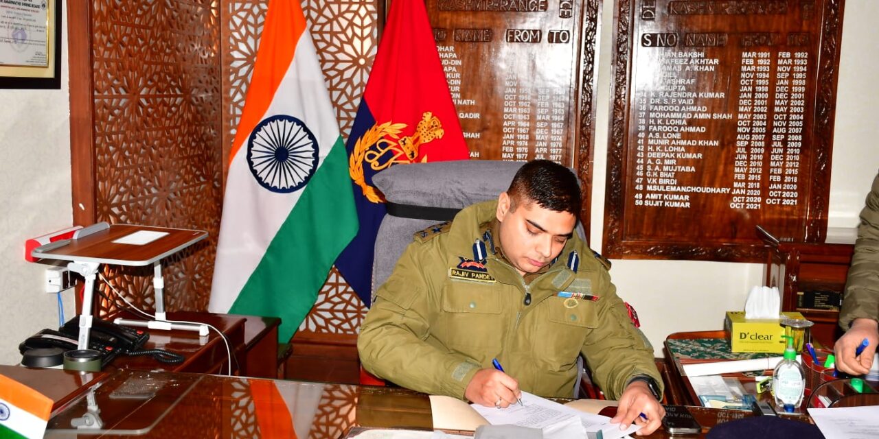 Rajiv Omprakash Pande-IPS assumes charge as DIG CKR Srinagar