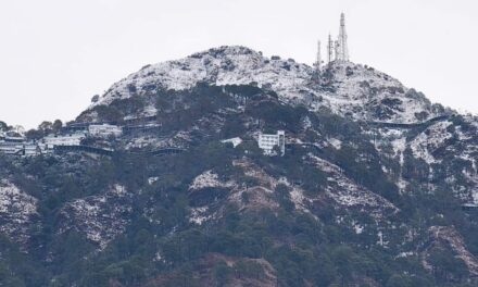 Snowfall at Vaishnodevi shrine rains in Jammu