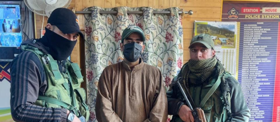 Police arrests 03 drug peddlers in Shopian, Sopore; Contraband substances recovered