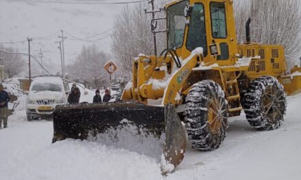 District Admin Kargil launches snow clearance measures to ensure uninterrupted public services;100 percent roads cleared in town under Municipal Area