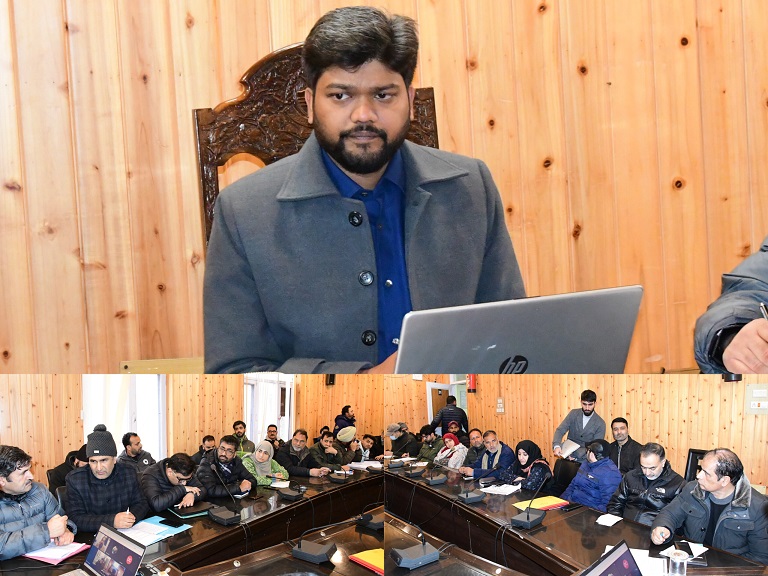DC Ganderbal reviews progress on SWM, Vishwakarma Scheme