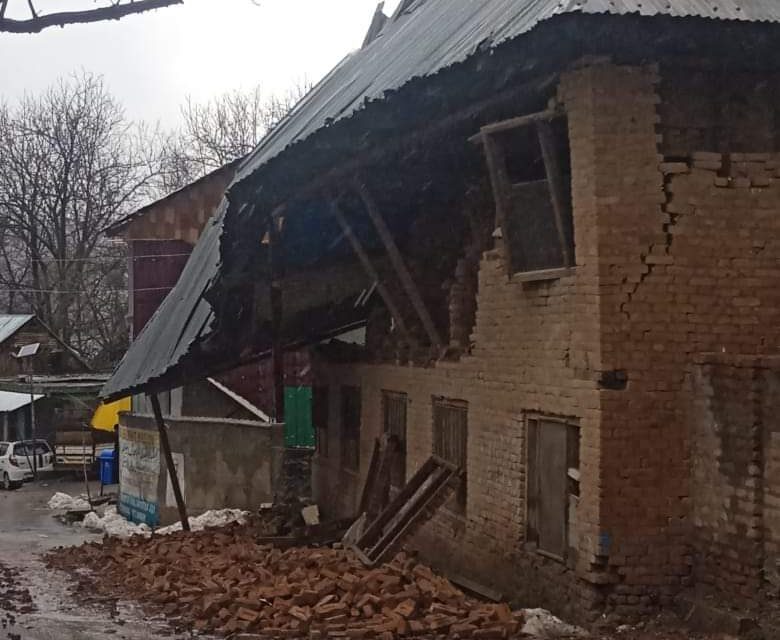 Gusty winds damage several structures in Anantnag’s Verinag