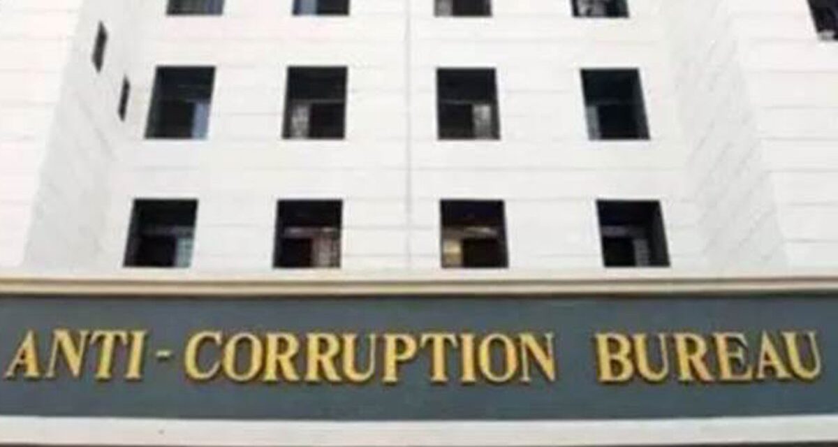 ACB arrests KPDCL cashier for demanding Rs 9,000 bribe in Sopore