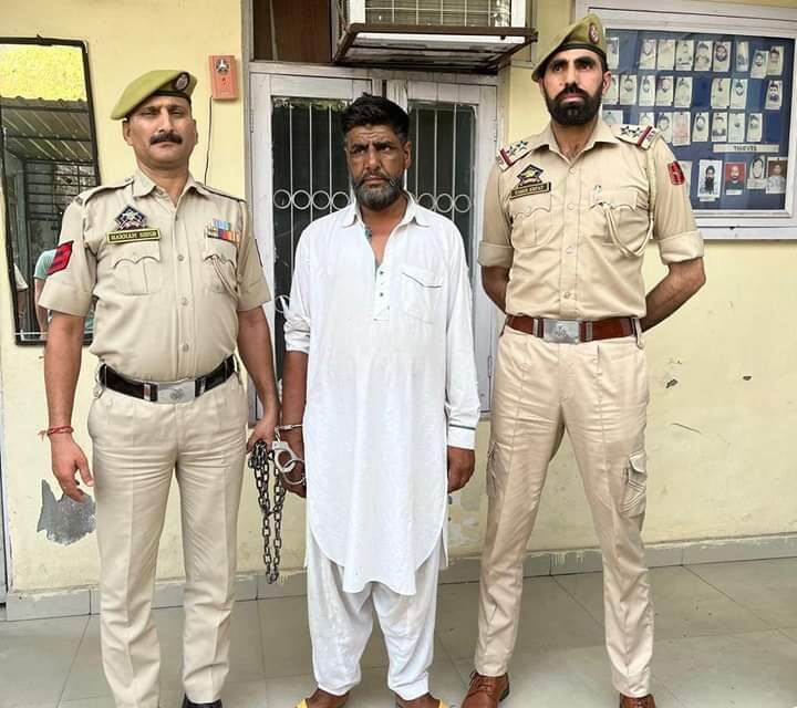 Murder accused, absconder evading arrest from the last 9 years arrested by Police Station Miran Sahib,Jammu