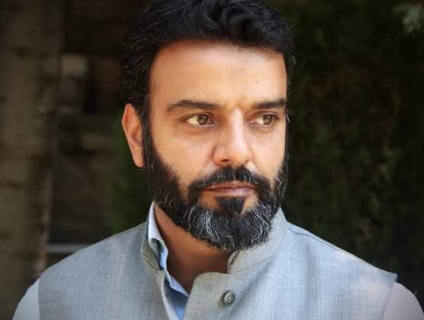 MP Aga Ruhullah, Waheed Parra among others outside CM’s residence to protest over Reservation Policy row