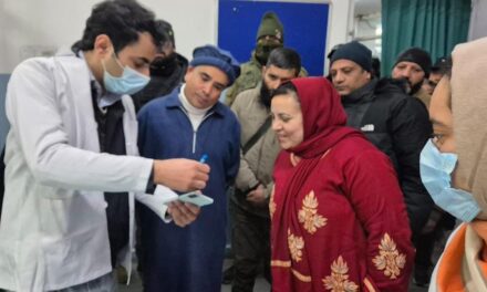 Sakeena Itoo Conducts Surprise Inspection Of JLNM Hospital, Reviews Medical Facilities