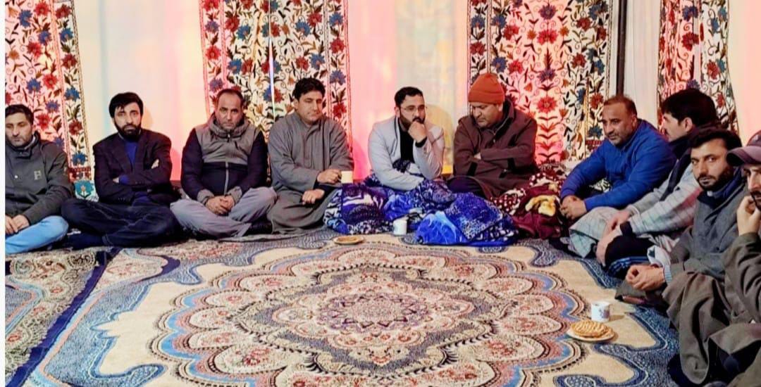 Shah Fayaz President JKECC, Chairman JKTA Offers Heartfelt Condolences on the Demise of Haji Mohmmad Yusuf Wani, uncle of Saleem Wani Bureau Chief of Gulistan News Kashmir