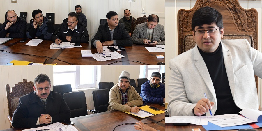 DC Ganderbal reviews progress of PM Surya Ghar Muft Bijli Yojana