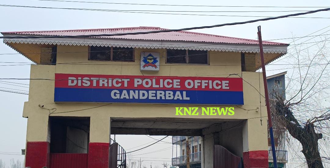 Ganderbal Police solves theft case and recovered stolen gold worth lacs.