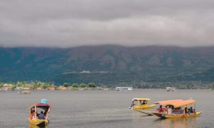 Kashmir grapples with rising temp & unpredictable weather patterns