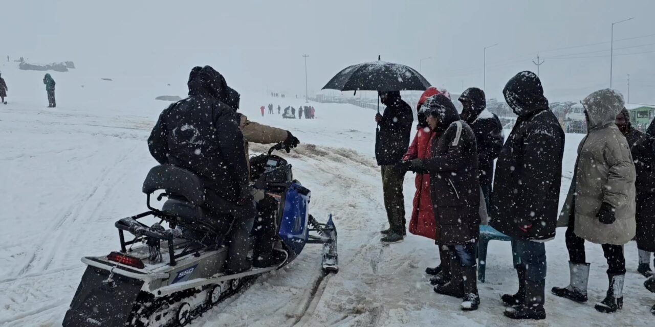 Snow Biking in Sonamarg: Sky-High Prices Spark Tourist Outrage!