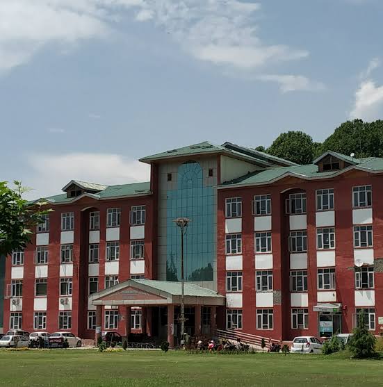 Ganderbal Admin Sets Up 24×7 Ramadan Helpline for Public Assistance