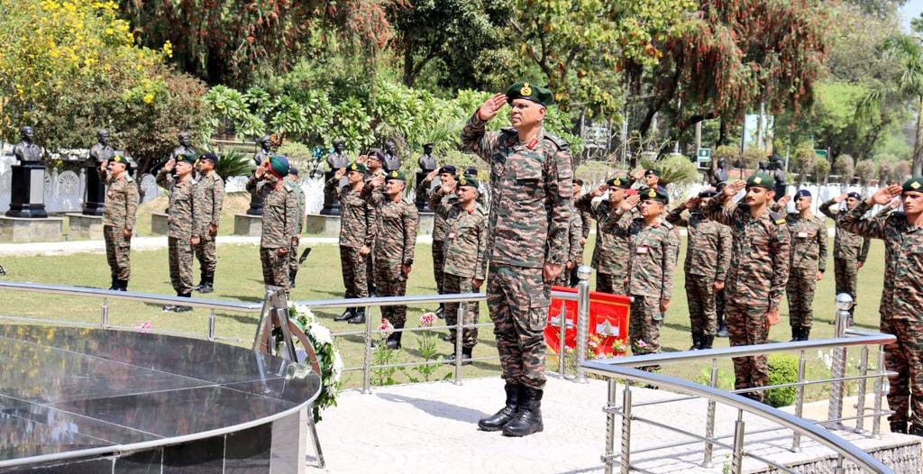 Lieutenant General P K Mishra assumed command as new GOC of 16 Corps