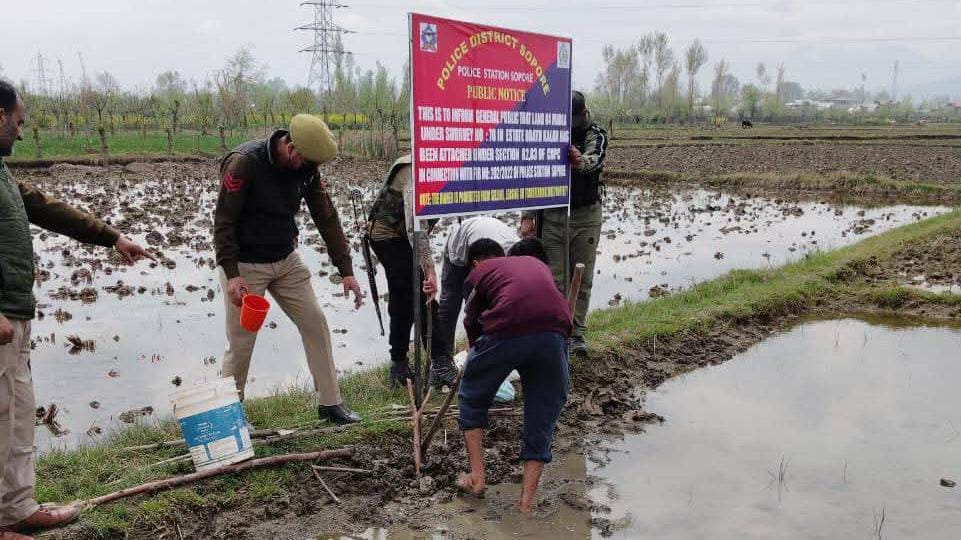Police attaches properties of two LeT militants in Sopore