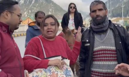 This only happens in Kashmir’: Tourist loses bag in Kashmir, local returns it untouched