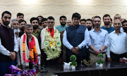 Ganderbal Admin bids farewell to veteran Revenue Officials on Superannuation