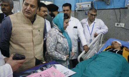 Sakeena Itoo, Javed Dar visit shelling affected areas of Baramulla, Uri