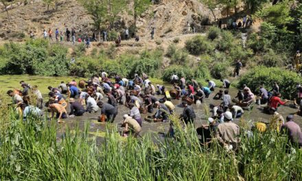 Qazigund—J&K: Panzath villagers hold fishing festival to clean waterbodies