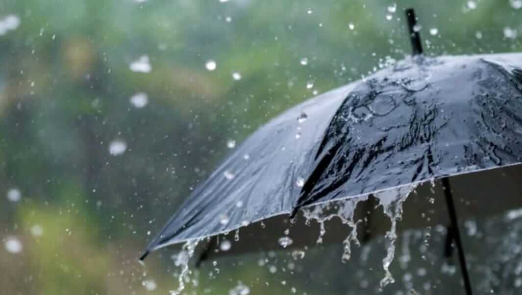 Heavy rainfall, hailstorm hit Ramban; Srinagar lashed by showers